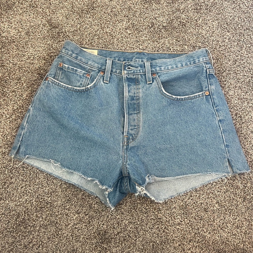 501 W30 Levi’s shorts